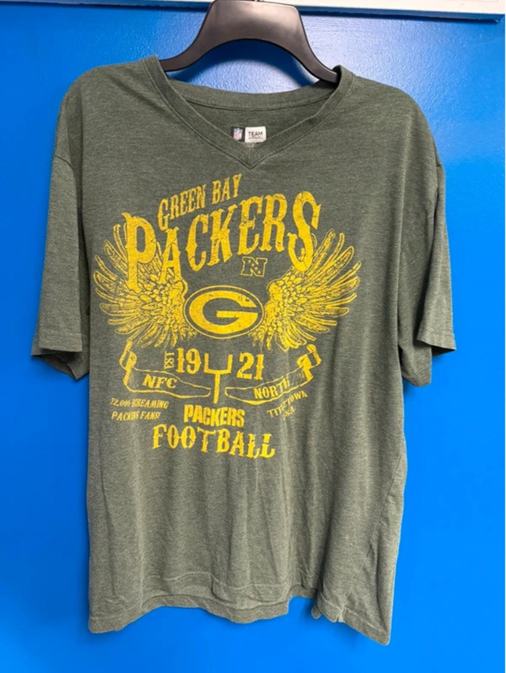 NFL Team Apparel Green Bay Packers Graphic V-Neck Shirt XL